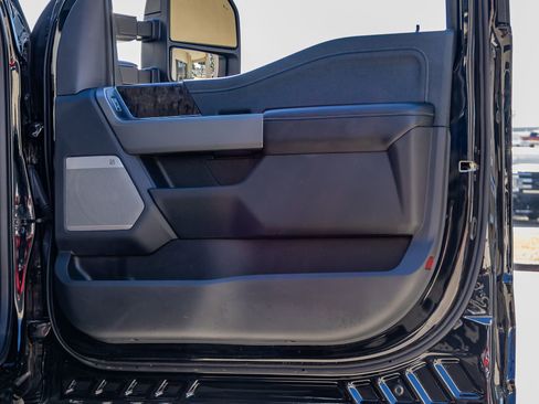 Used 2024 Ford F250 Lariat w/ Lariat Ultimate Package image 37