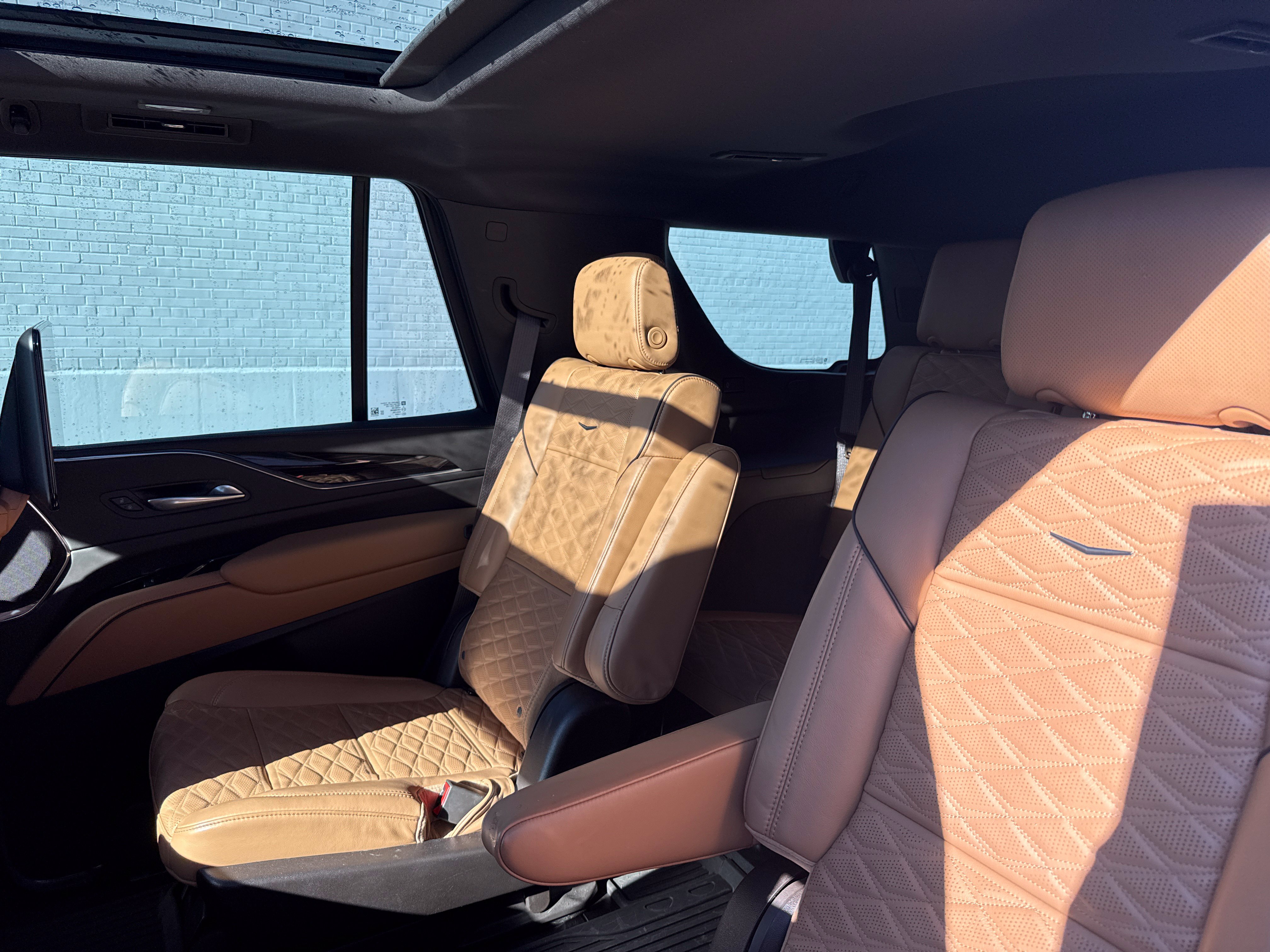 Used 2023 Cadillac Escalade Sport w/ LPO, ONYX Package AWD/4WD image 13