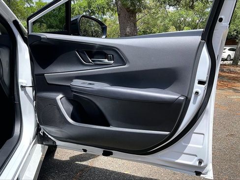 Used 2024 Toyota Prius XLE FWD image 28