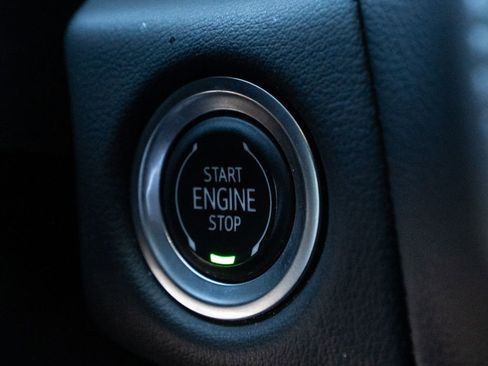 Used 2022 Chevrolet Tahoe Z71 w/ Luxury Package image 39