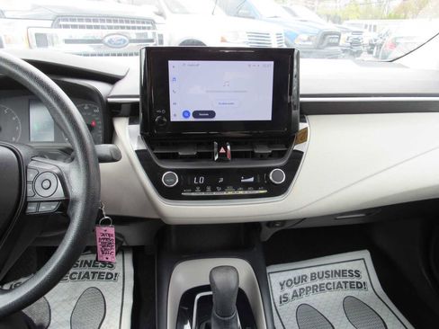 Used 2023 Toyota Corolla LE image 12