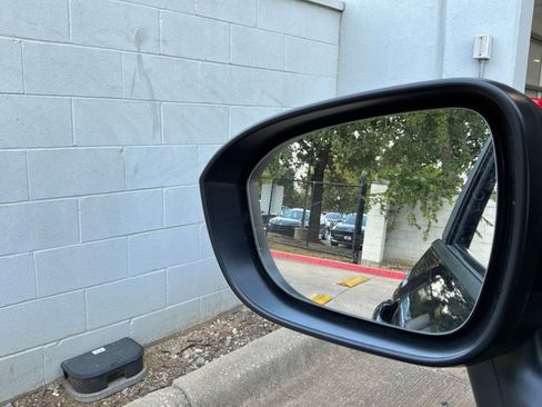 Used 2025 Nissan Rogue SV AWD/4WD image 21