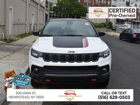 Used 2025 Jeep Compass Trailhawk AWD/4WD image 1