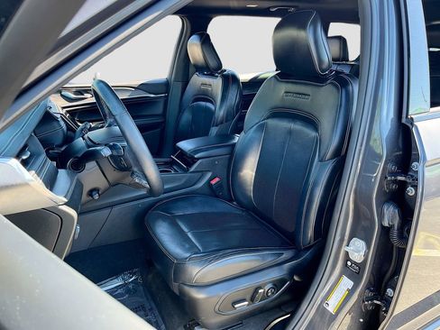 Certified 2022 Jeep Grand Cherokee L Overland image 22