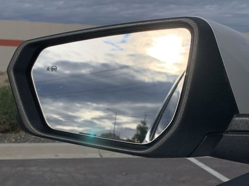 Used 2024 Chevrolet Equinox LT image 14