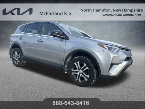 Used 2018 Toyota RAV4 LE image 8