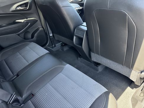 Used 2024 Chevrolet Trax LT FWD image 12