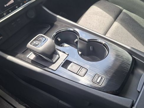Certified 2025 Nissan Rogue SV FWD image 16