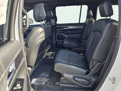 New 2026 Jeep Grand Wagoneer Limited image 31