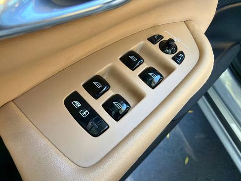 Certified 2023 Volvo XC90 B6 Ultimate w/ Protection Package Premier image 27