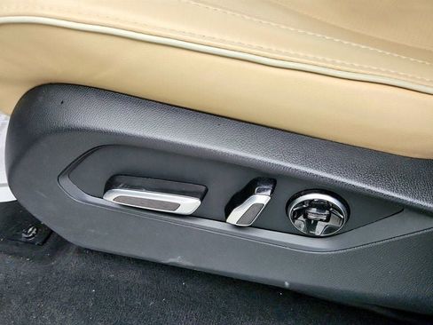 Used 2023 Acura MDX SH-AWD w/ Advance Package image 11