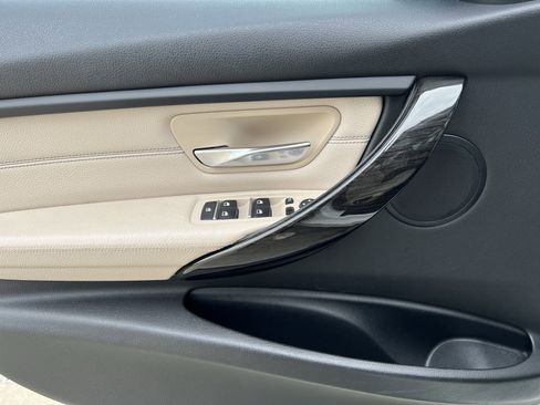 Used 2016 BMW 320i Sedan image 14