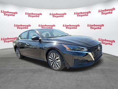 Used 2025 Nissan Altima 2.5 SV image 19