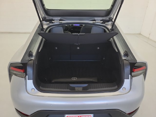 Used 2024 Toyota Prius LE FWD image 9