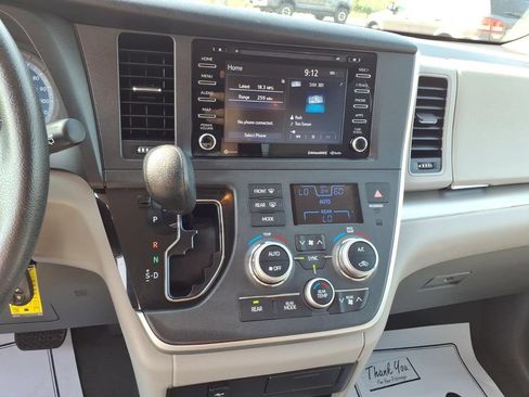 Used 2020 Toyota Sienna LE FWD image 9