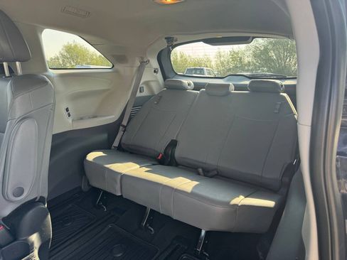 Used 2024 Toyota Sienna XLE w/ XLE Plus Package AWD/4WD image 31