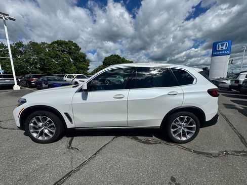 Used 2022 BMW X5 xDrive40i w/ Premium Package AWD/4WD image 3