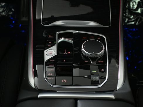 Certified 2025 BMW X5 xDrive50e w/ M Sport Package image 26