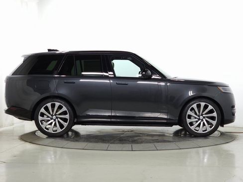 Used 2025 Land Rover Range Rover SE image 7