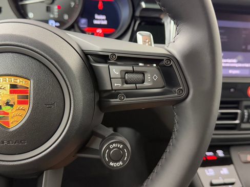 Certified 2026 Porsche Macan AWD/4WD image 29