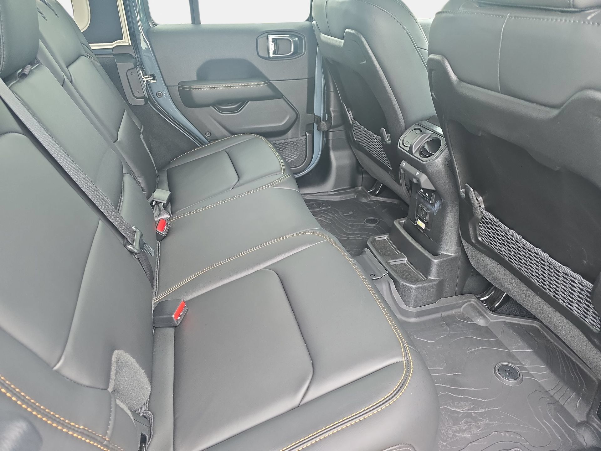 Used 2025 Jeep Wrangler Unlimited Rubicon 392 AWD/4WD image 11