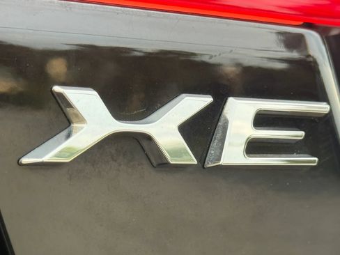 Used 2018 Jaguar XE Premium RWD image 52