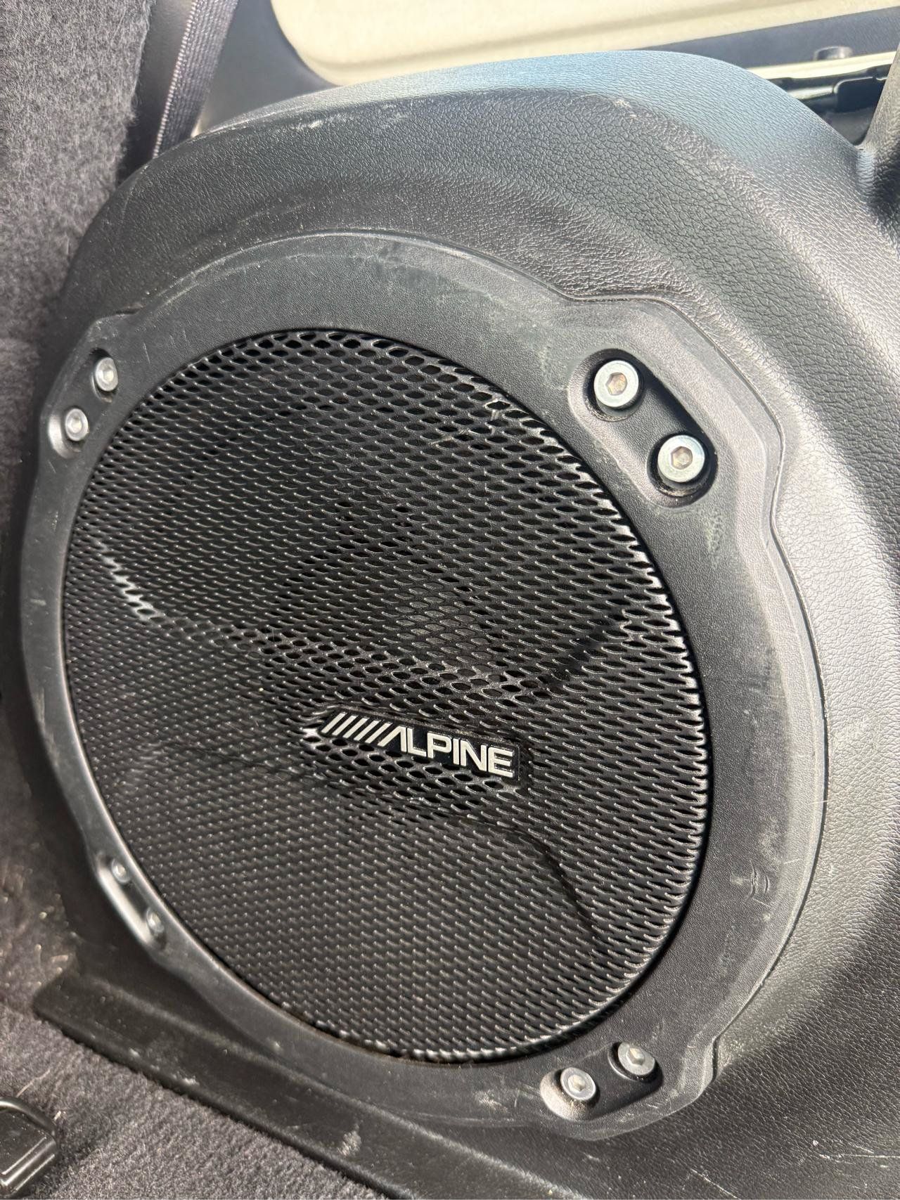 Used 2018 Jeep Wrangler Unlimited Sahara AWD/4WD image 14