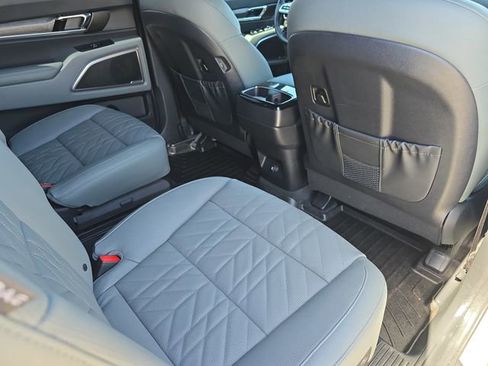 Used 2023 Kia Telluride EX X-Line image 11