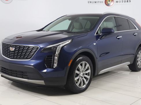 Used 2020 Cadillac XT4 Premium Luxury w/ Cold Weather Package FWD image 5