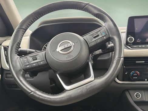 Certified 2023 Nissan Rogue SV w/ SV Premium Package AWD/4WD image 9