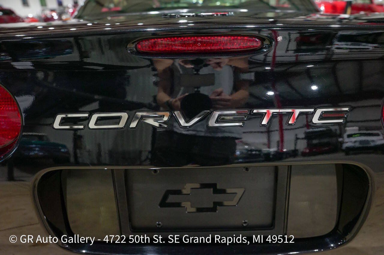 Used 1999 Chevrolet Corvette Coupe RWD image 24