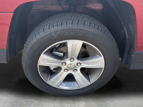 Used 2016 Jeep Patriot High Altitude FWD image 3