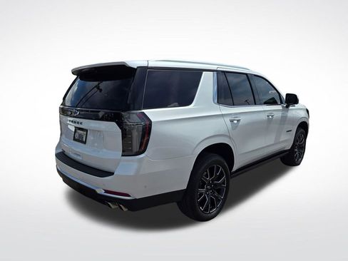 Used 2025 Chevrolet Tahoe High Country AWD/4WD image 3