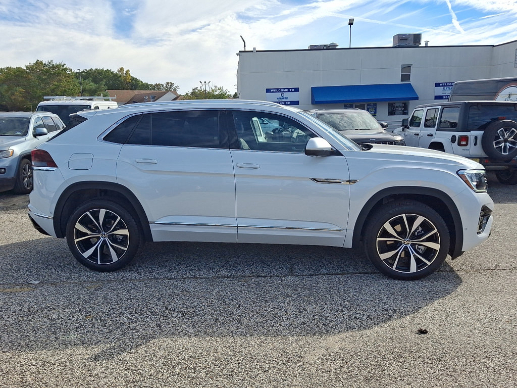 New 2026 Volkswagen Atlas Cross Sport SEL Premium R-Line AWD/4WD image 4