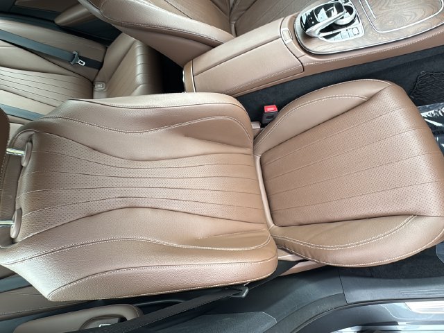 Used 2018 Mercedes-Benz E 300 4MATIC image 22