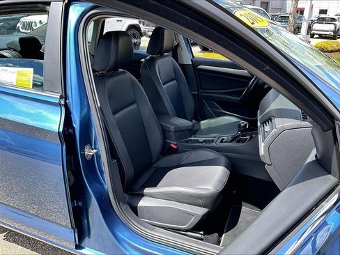 Used 2019 Volkswagen Jetta SE FWD image 11