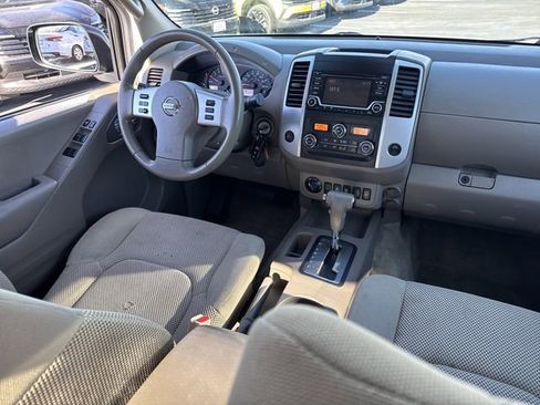 Used 2016 Nissan Frontier SV image 21