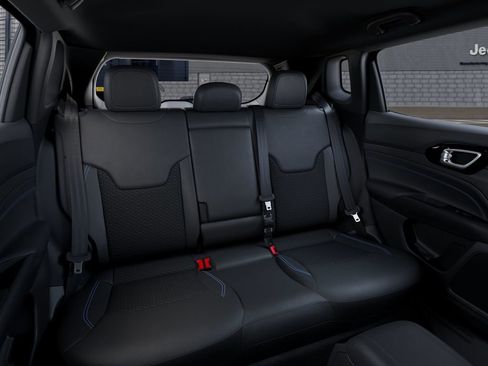 New 2026 Jeep Compass Latitude AWD/4WD image 10