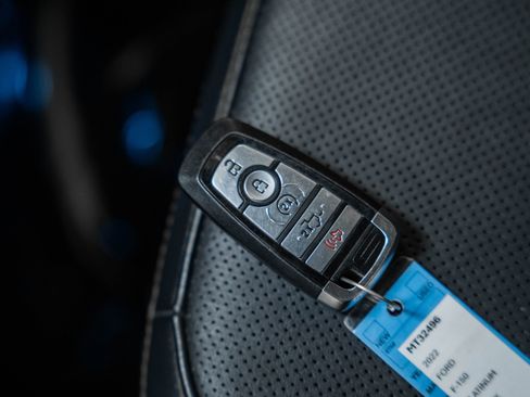 Certified 2022 Ford F150 Platinum w/ FX4 Off-Road Package image 57