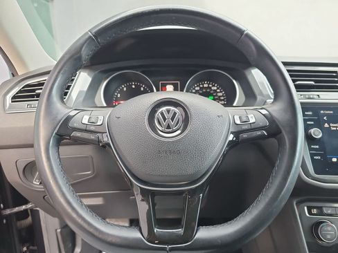 Used 2019 Volkswagen Tiguan SE AWD/4WD image 19