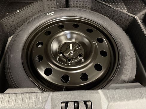 Used 2024 Ford Edge ST w/ Equipment Group 401A image 32