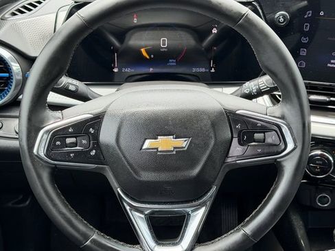 Used 2026 Chevrolet Trax LT w/ Driver Confidence Package FWD image 14
