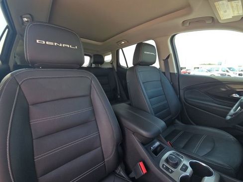 Used 2024 GMC Terrain Denali image 21
