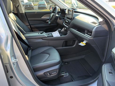 New 2026 Toyota Grand Highlander FWD image 14