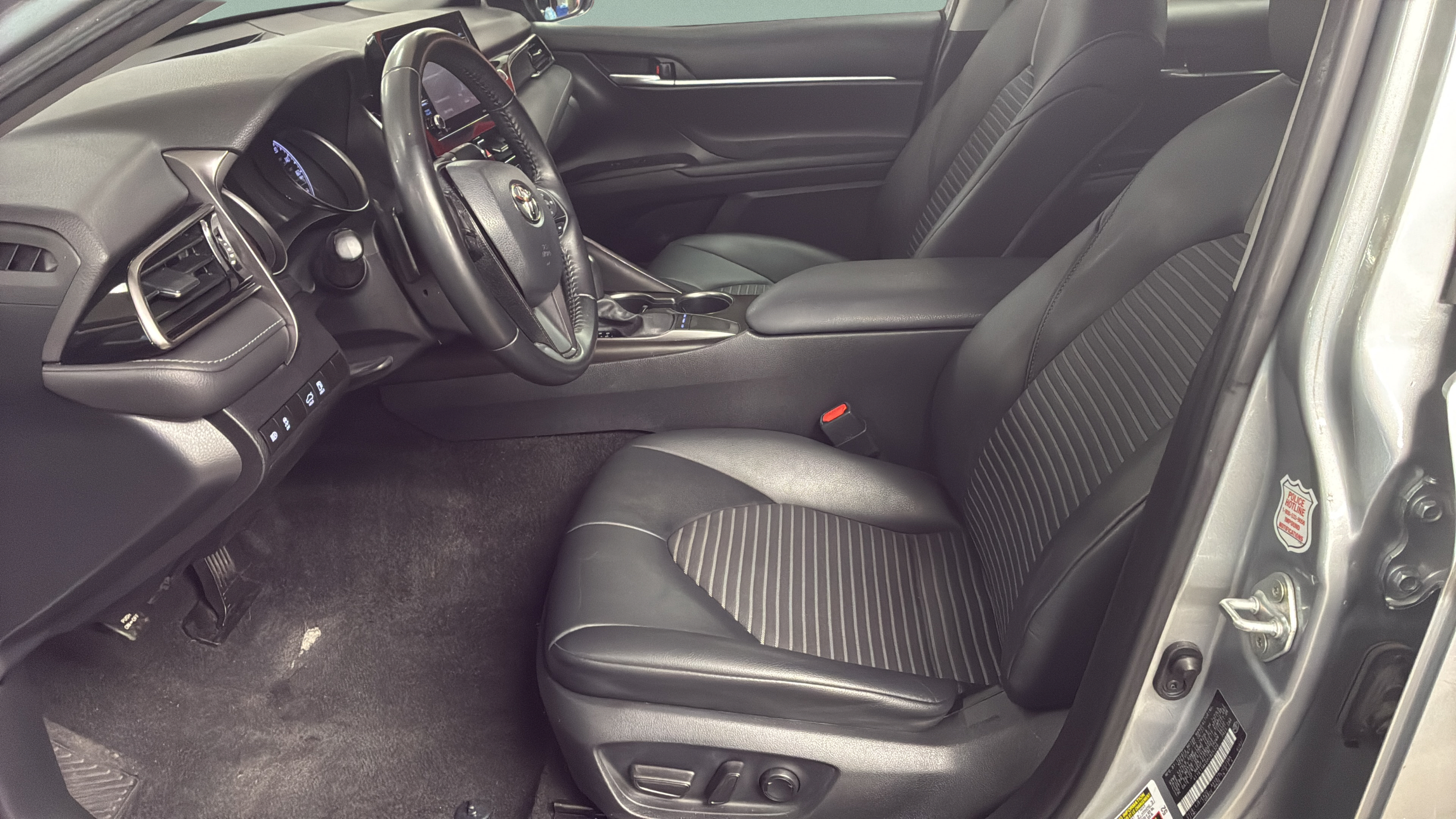 Used 2023 Toyota Camry SE FWD image 17