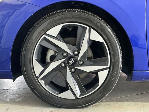 Used 2023 Hyundai Elantra Limited image 20