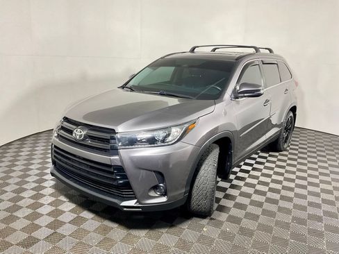 Used 2019 Toyota Highlander SE AWD/4WD image 13