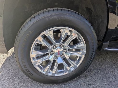 Used 2019 GMC Yukon XL SLT w/ Open Road Package AWD/4WD image 10