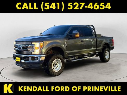 Used 2019 Ford F250 Lariat w/ Lariat Value Package AWD/4WD image 1