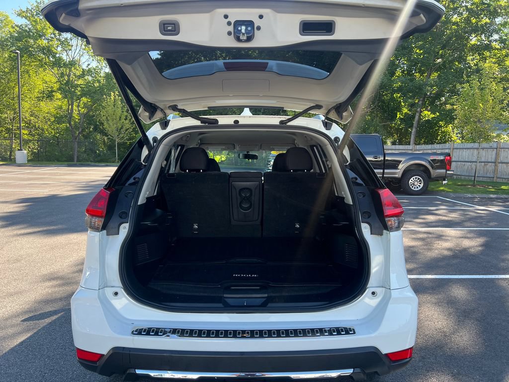 Used 2018 Nissan Rogue SV AWD/4WD image 19